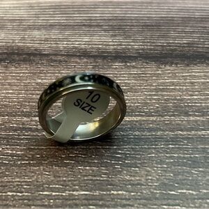 Men's Fidget Black and Silver Ring Size 10 NWT